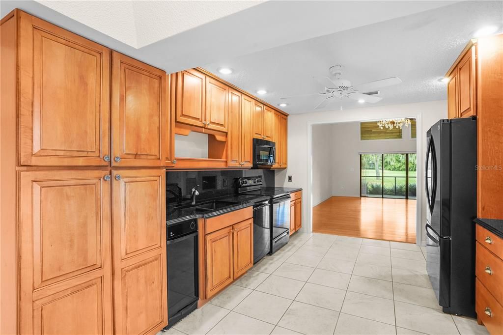 For Sale: $335,000 (2 beds, 2 baths, 1539 Square Feet)