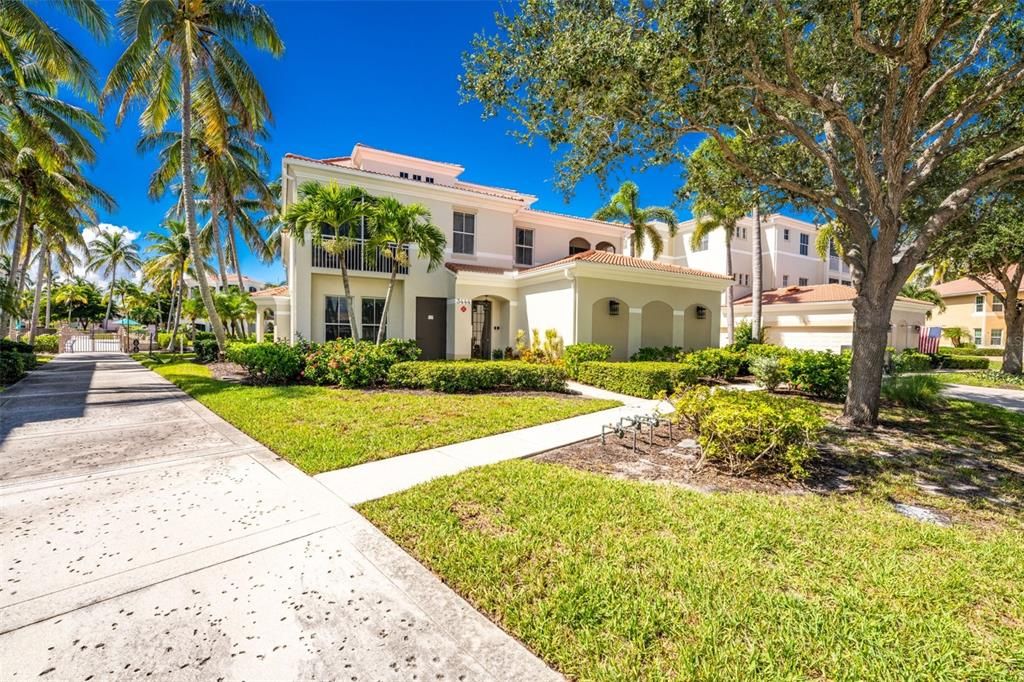 For Sale: $379,000 (3 beds, 2 baths, 1729 Square Feet)