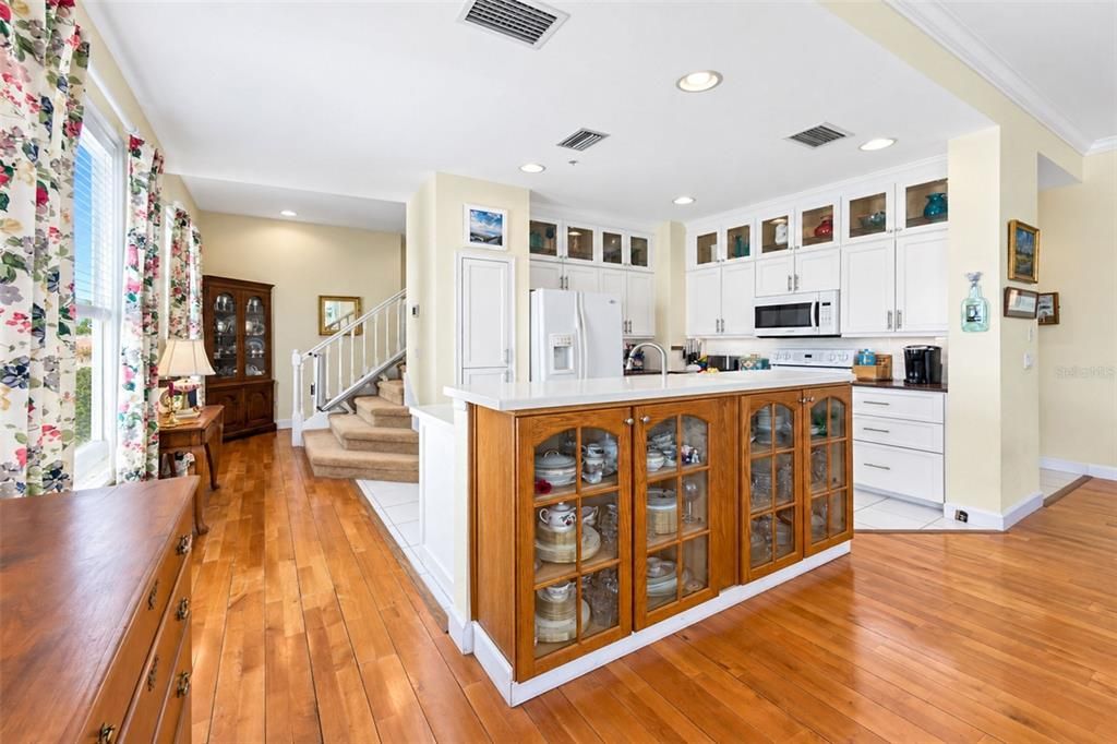 For Sale: $379,000 (3 beds, 2 baths, 1729 Square Feet)