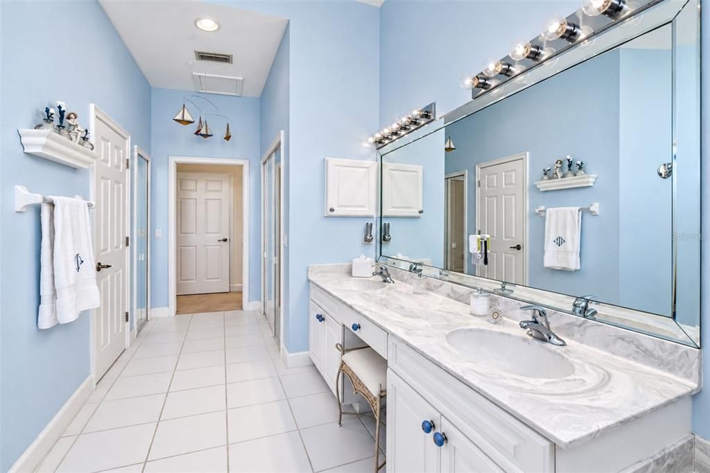 For Sale: $379,000 (3 beds, 2 baths, 1729 Square Feet)