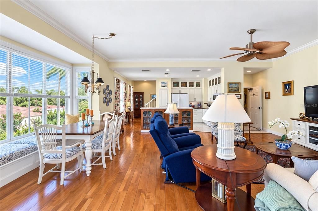 For Sale: $379,000 (3 beds, 2 baths, 1729 Square Feet)
