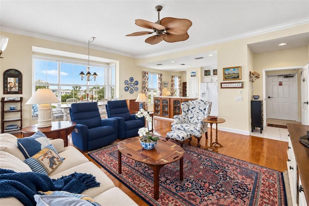 For Sale: $379,000 (3 beds, 2 baths, 1729 Square Feet)