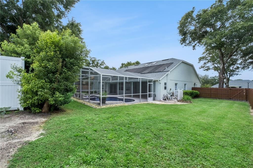 For Sale: $549,900 (4 beds, 2 baths, 2328 Square Feet)