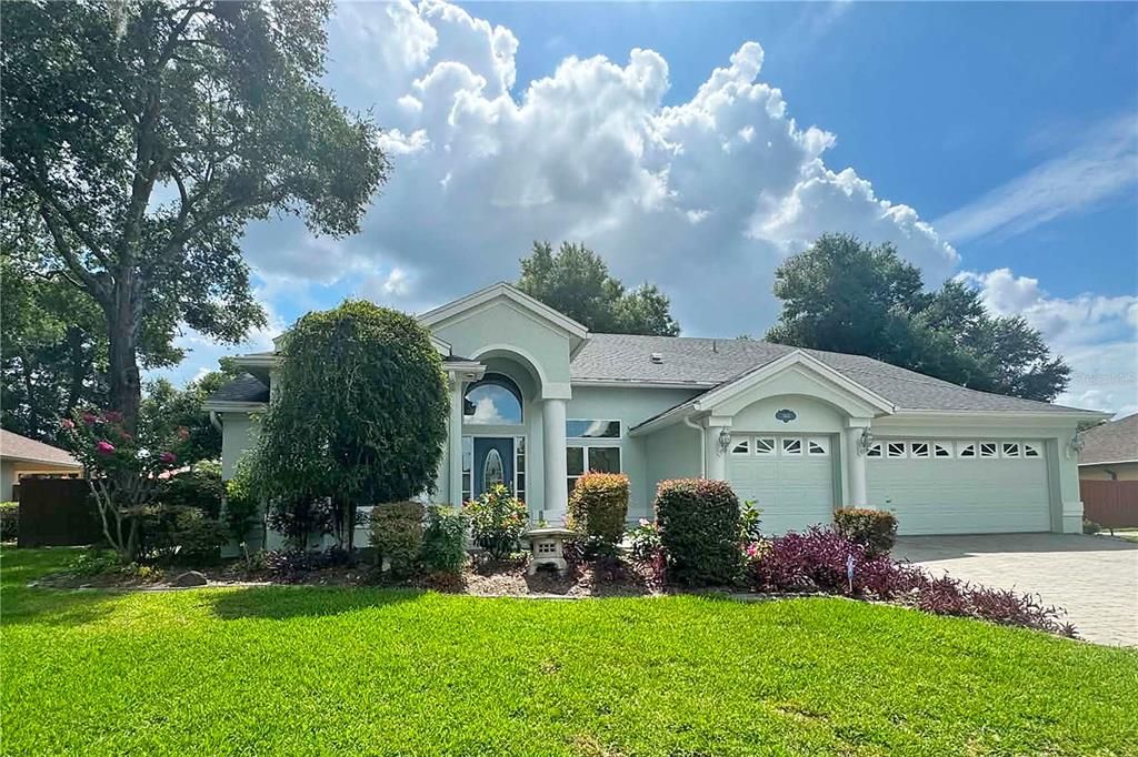 For Sale: $549,900 (4 beds, 2 baths, 2328 Square Feet)