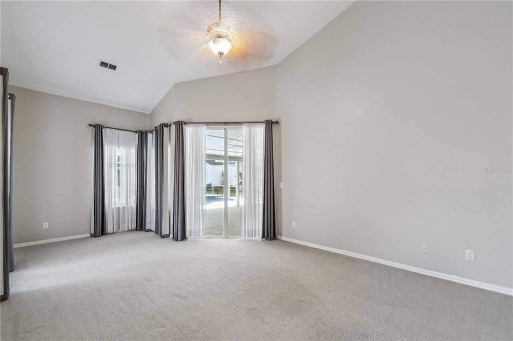 For Sale: $549,900 (4 beds, 2 baths, 2328 Square Feet)