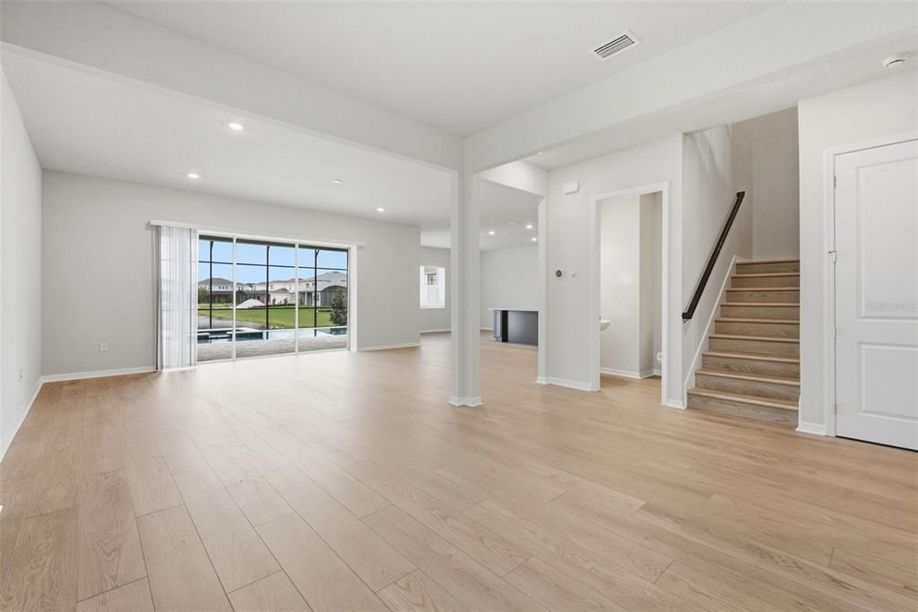 For Rent: $6,100 (5 beds, 4 baths, 3416 Square Feet)