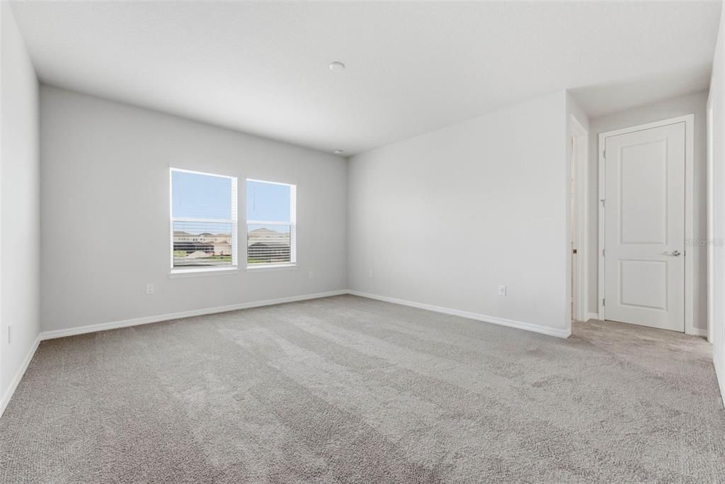 For Rent: $6,100 (5 beds, 4 baths, 3416 Square Feet)