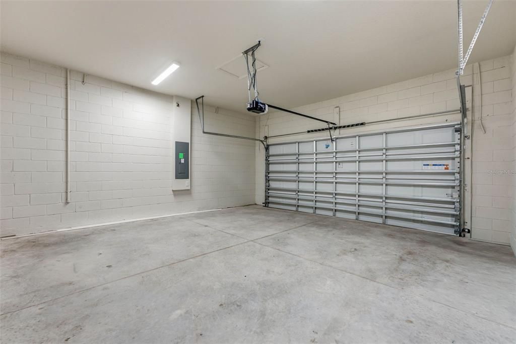 For Rent: $6,100 (5 beds, 4 baths, 3416 Square Feet)