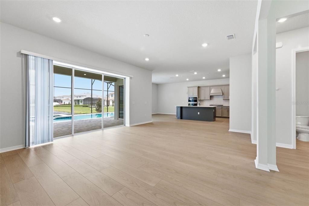 For Rent: $6,100 (5 beds, 4 baths, 3416 Square Feet)