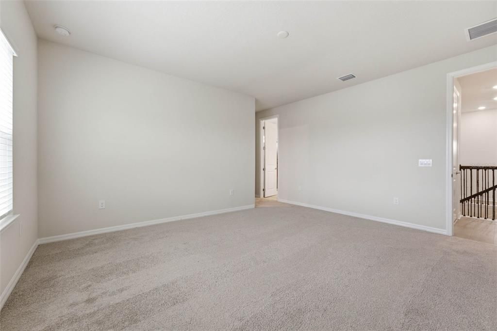 For Rent: $6,100 (5 beds, 4 baths, 3416 Square Feet)