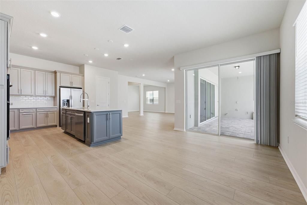 For Rent: $6,100 (5 beds, 4 baths, 3416 Square Feet)