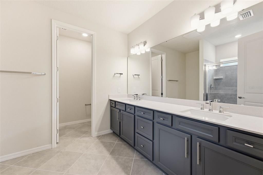 For Rent: $6,100 (5 beds, 4 baths, 3416 Square Feet)