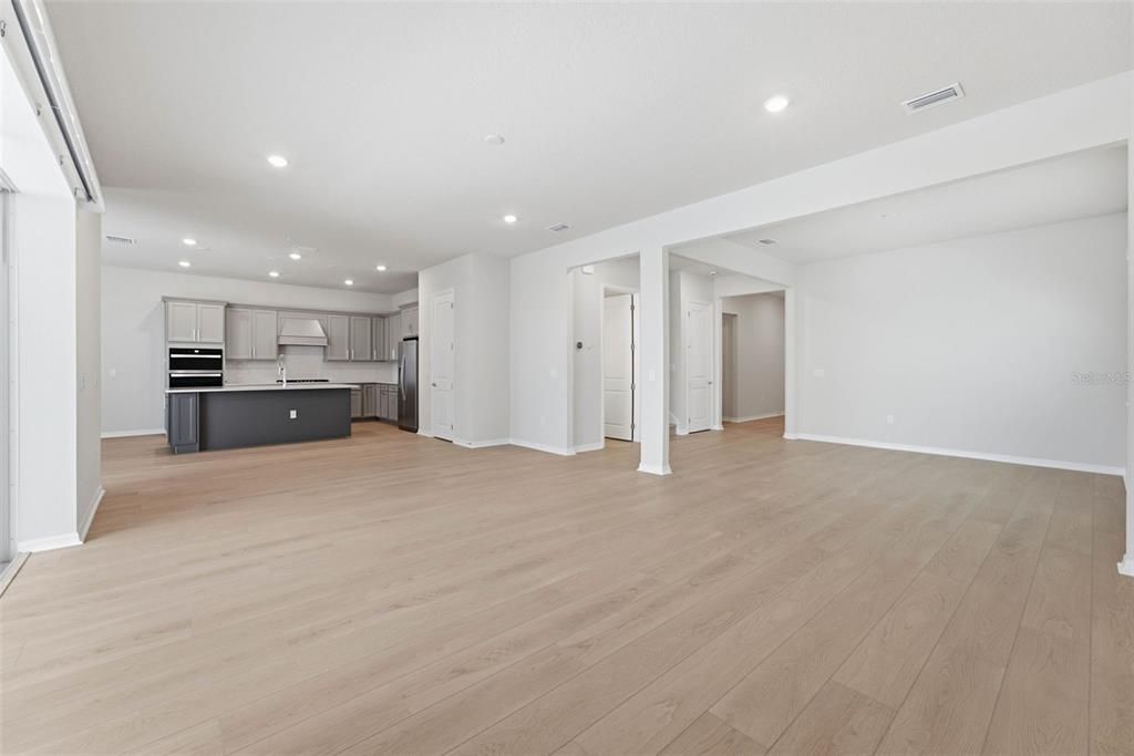 For Rent: $6,100 (5 beds, 4 baths, 3416 Square Feet)