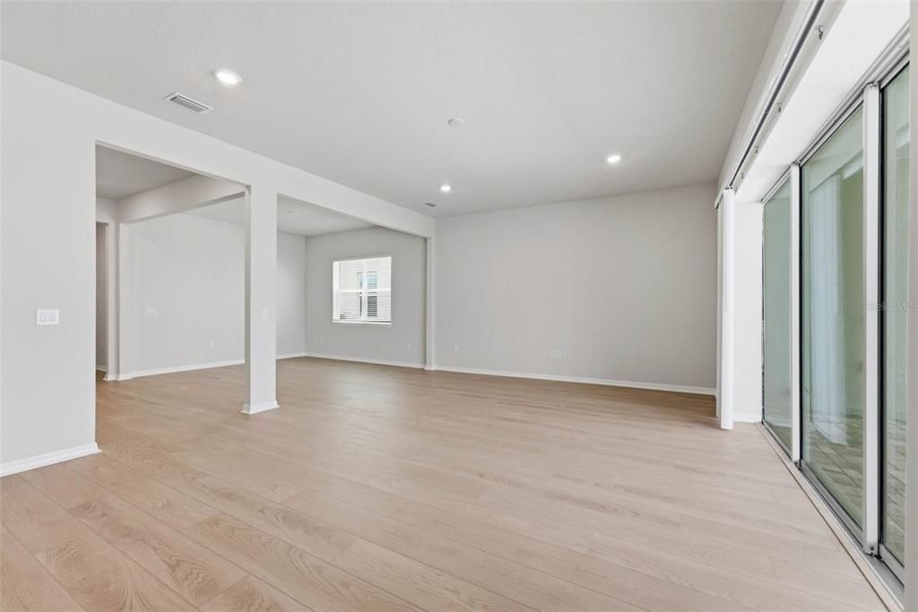 For Rent: $6,100 (5 beds, 4 baths, 3416 Square Feet)