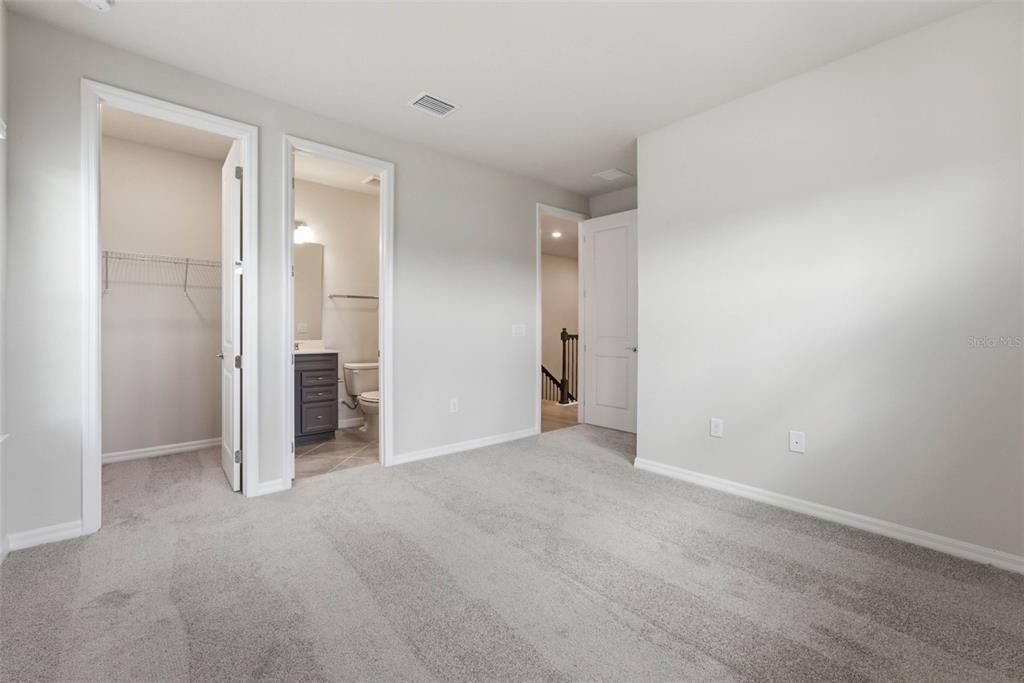 For Rent: $6,100 (5 beds, 4 baths, 3416 Square Feet)