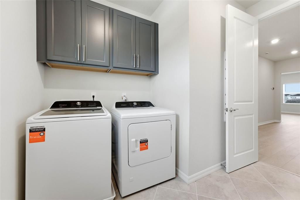For Rent: $6,100 (5 beds, 4 baths, 3416 Square Feet)