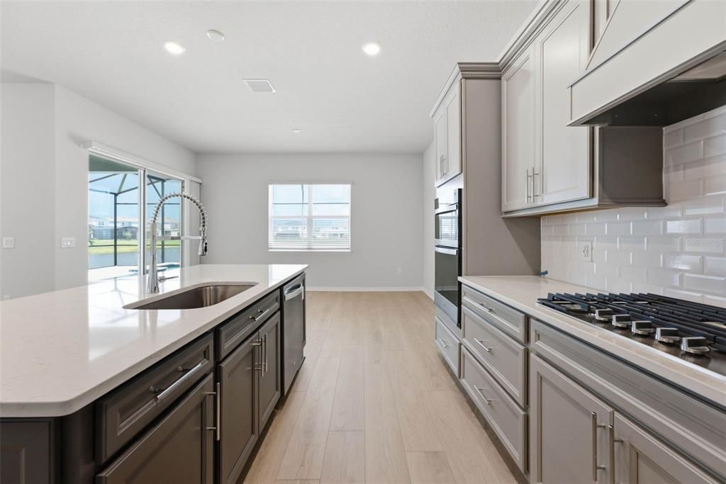 For Rent: $6,100 (5 beds, 4 baths, 3416 Square Feet)