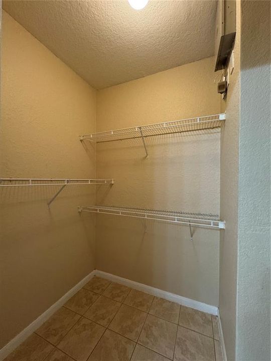 В аренду: $1,900 (2 спален, 2 ванн, 1070 Квадратных фут)