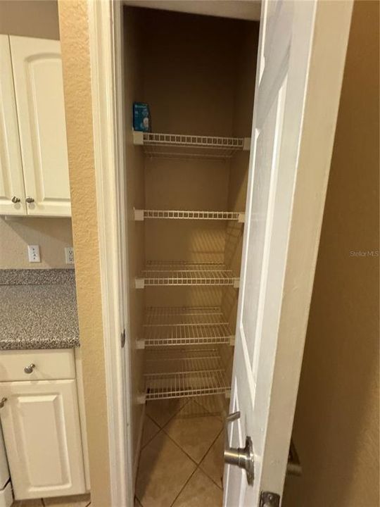 В аренду: $1,900 (2 спален, 2 ванн, 1070 Квадратных фут)