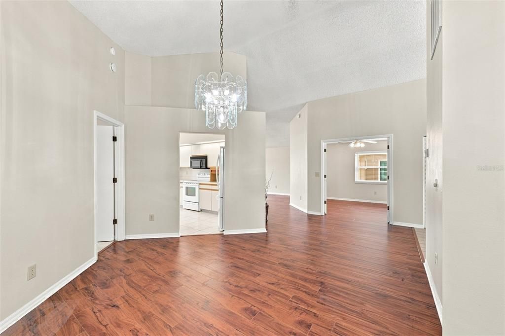 For Sale: $289,900 (3 beds, 2 baths, 1939 Square Feet)