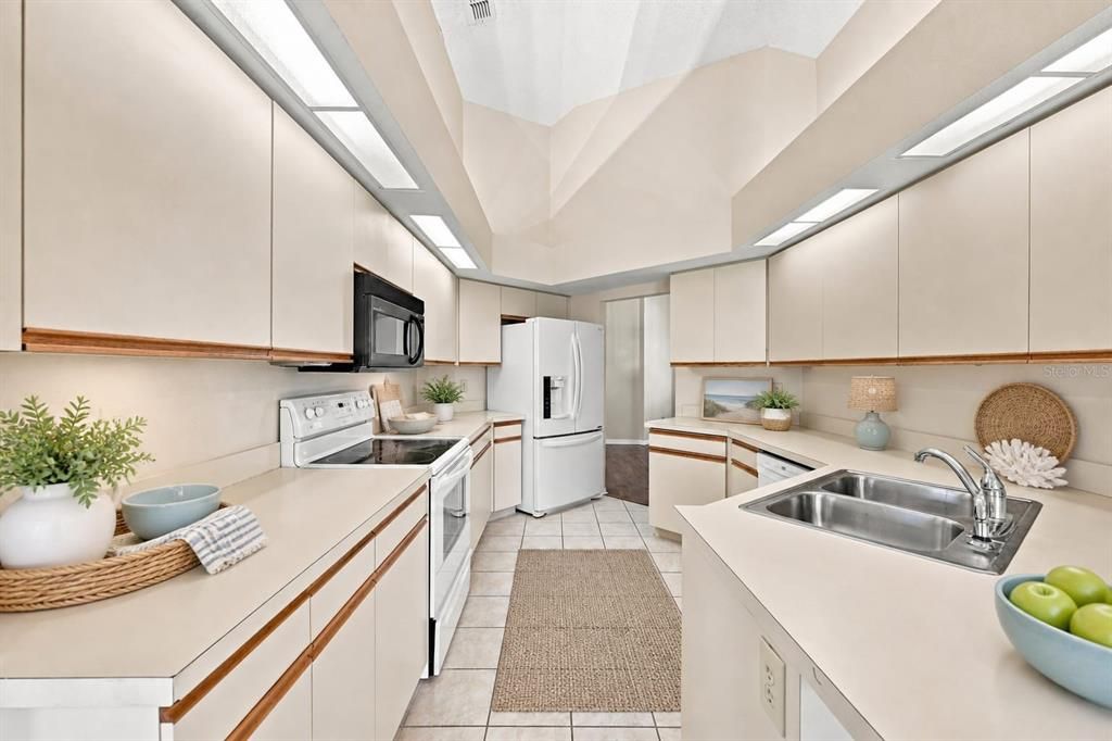 For Sale: $289,900 (3 beds, 2 baths, 1939 Square Feet)