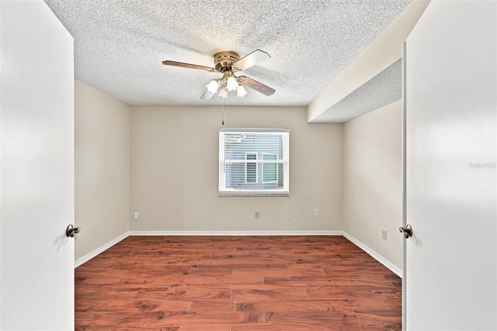 For Sale: $289,900 (3 beds, 2 baths, 1939 Square Feet)