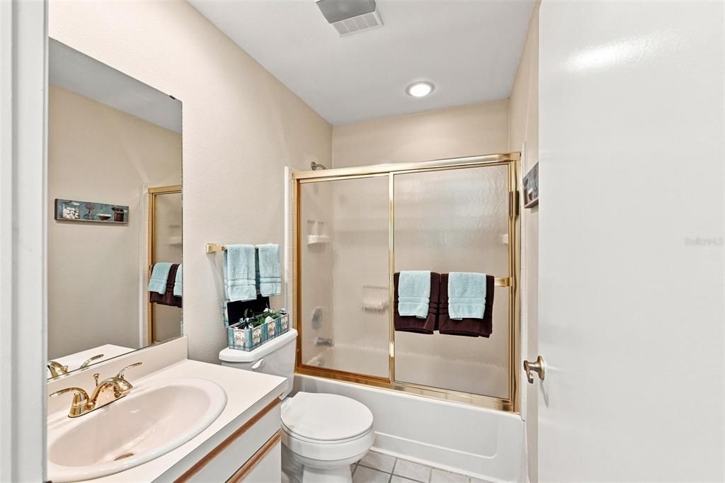 For Sale: $289,900 (3 beds, 2 baths, 1939 Square Feet)
