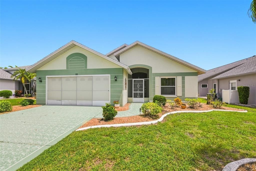 For Sale: $289,900 (3 beds, 2 baths, 1939 Square Feet)