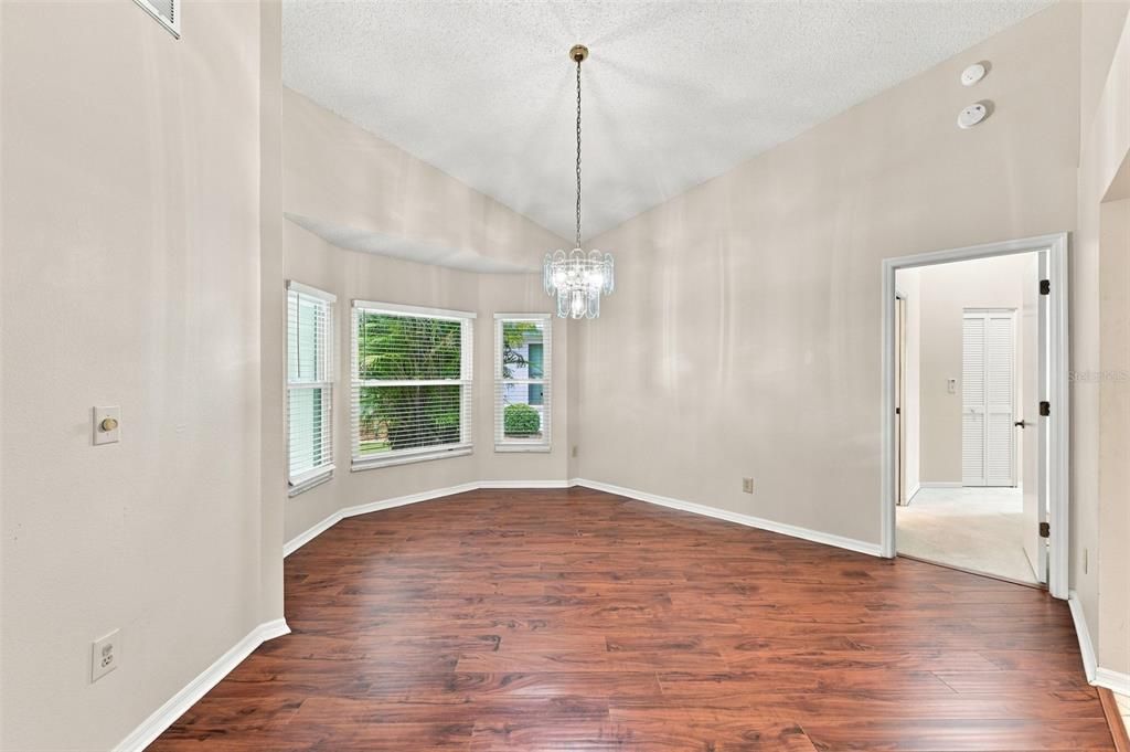 For Sale: $289,900 (3 beds, 2 baths, 1939 Square Feet)