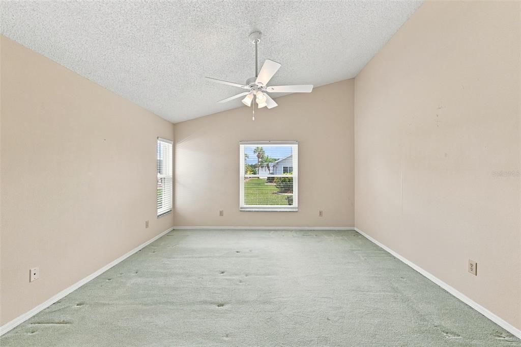 For Sale: $289,900 (3 beds, 2 baths, 1939 Square Feet)
