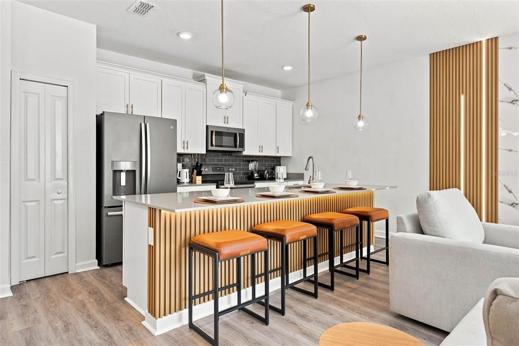 For Sale: $450,000 (4 beds, 3 baths, 1914 Square Feet)