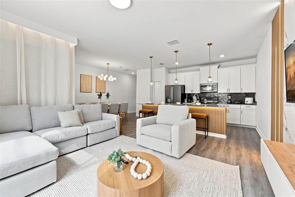For Sale: $450,000 (4 beds, 3 baths, 1914 Square Feet)