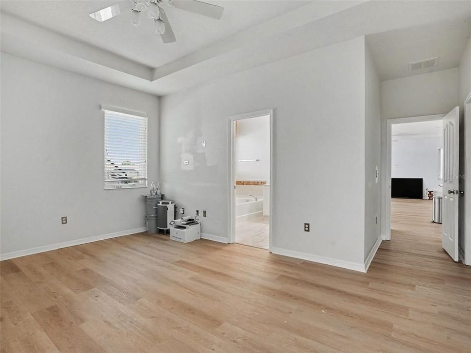 For Sale: $600,000 (4 beds, 2 baths, 2670 Square Feet)
