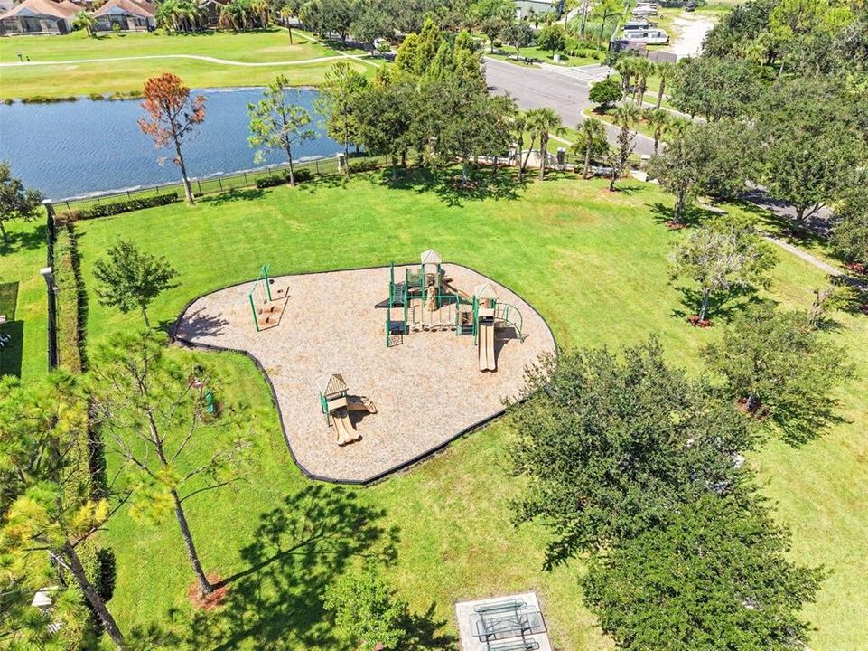 For Sale: $600,000 (4 beds, 2 baths, 2670 Square Feet)
