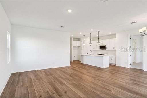 En Venta: $593,753 (4 camas, 2 baños, 1903 Pies cuadrados)