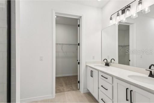 En Venta: $593,753 (4 camas, 2 baños, 1903 Pies cuadrados)