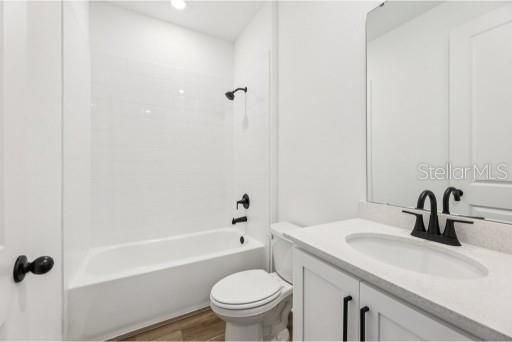 En Venta: $593,753 (4 camas, 2 baños, 1903 Pies cuadrados)