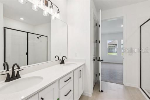 En Venta: $593,753 (4 camas, 2 baños, 1903 Pies cuadrados)