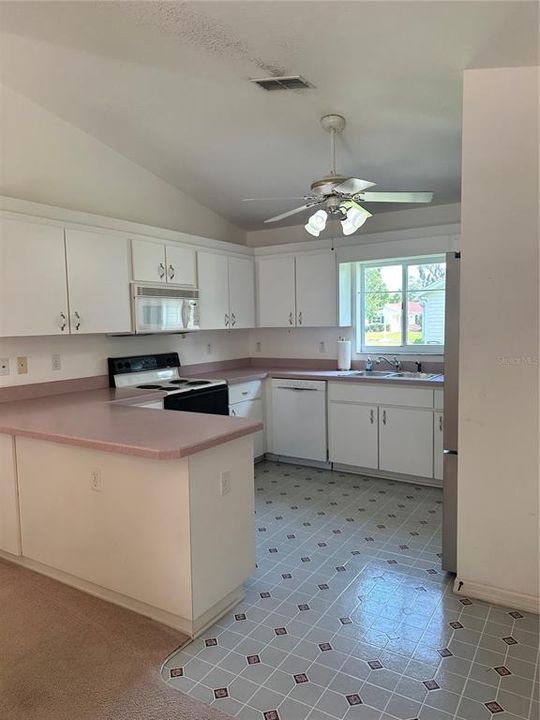 For Sale: $190,000 (3 beds, 2 baths, 1526 Square Feet)