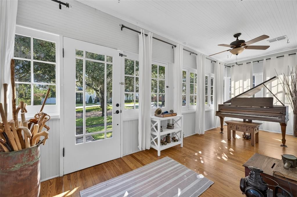 : $1,095,000 (4 beds, 3 baths, 2803 Square Feet)
