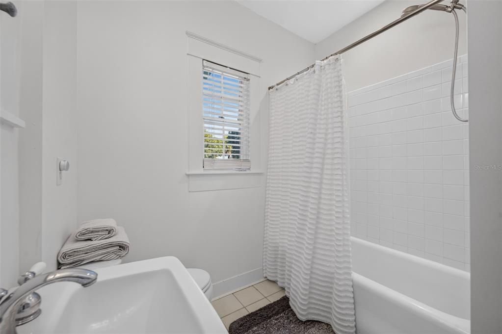 : $1,095,000 (4 beds, 3 baths, 2803 Square Feet)