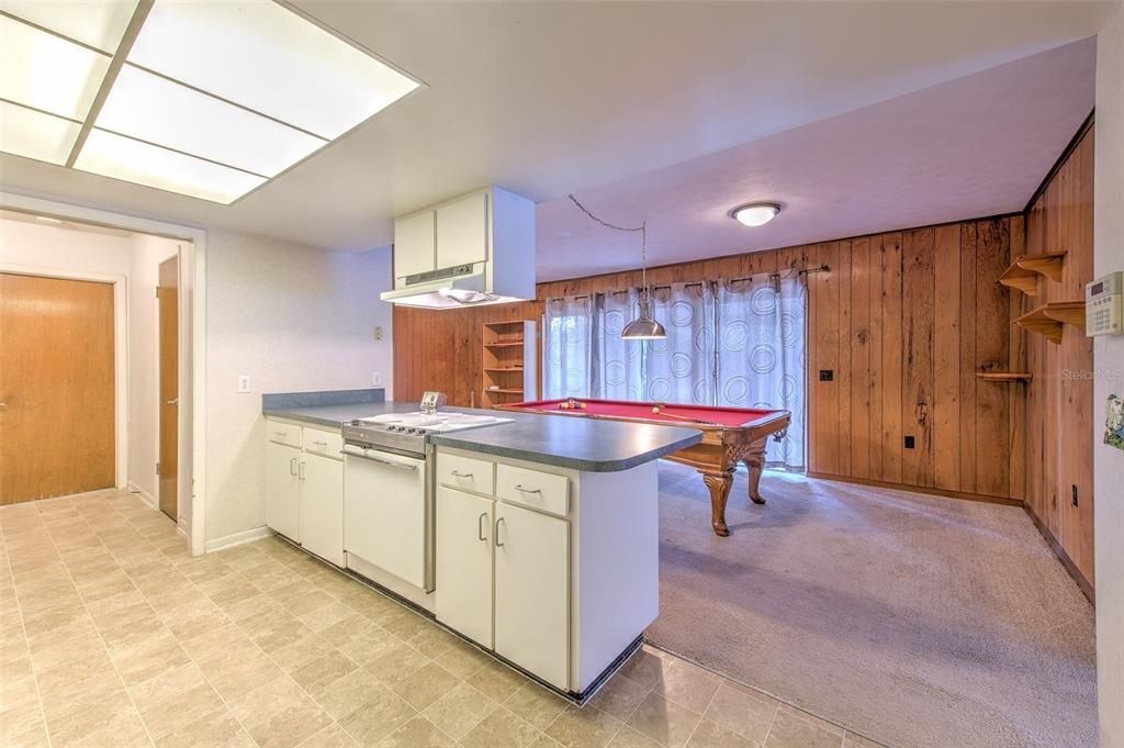 На продажу: $365,000 (3 спален, 2 ванн, 1865 Квадратных фут)