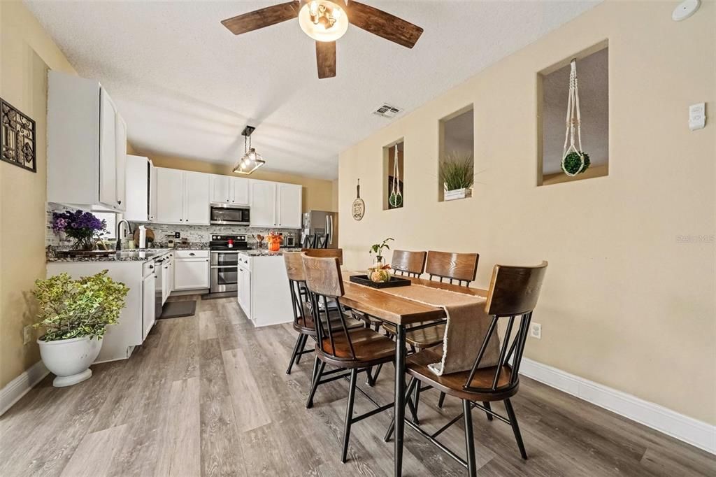 For Sale: $499,000 (6 beds, 4 baths, 2708 Square Feet)