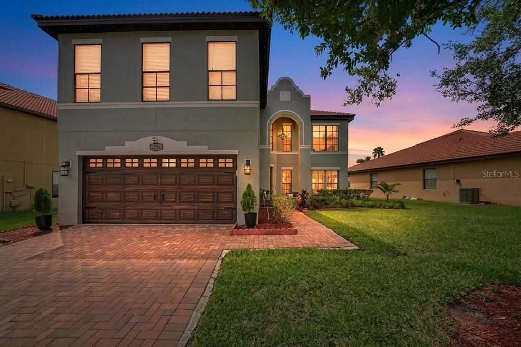 For Sale: $499,000 (6 beds, 4 baths, 2708 Square Feet)