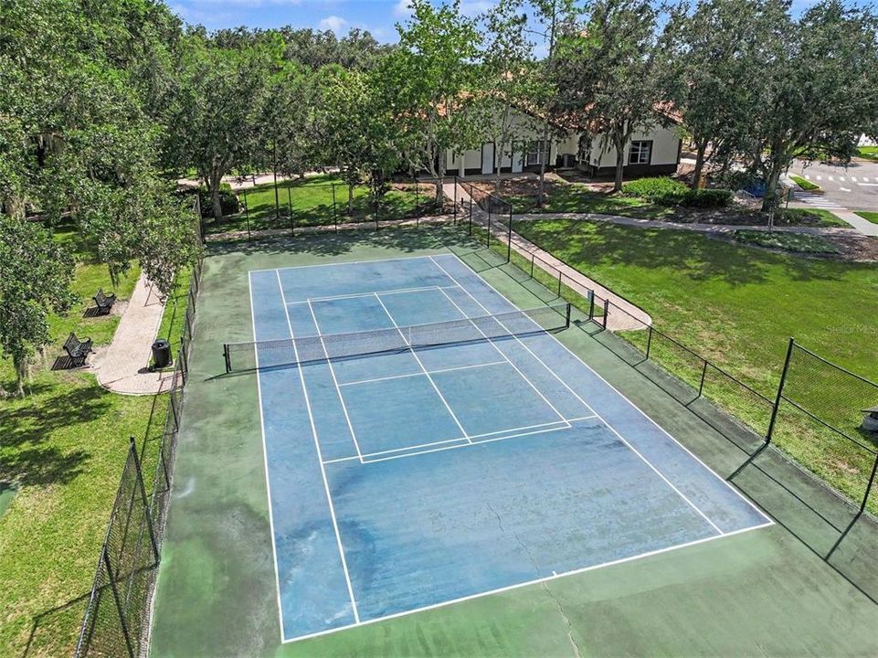 For Sale: $499,000 (6 beds, 4 baths, 2708 Square Feet)