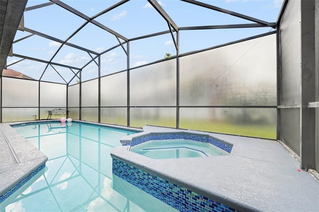 For Sale: $499,000 (6 beds, 4 baths, 2708 Square Feet)