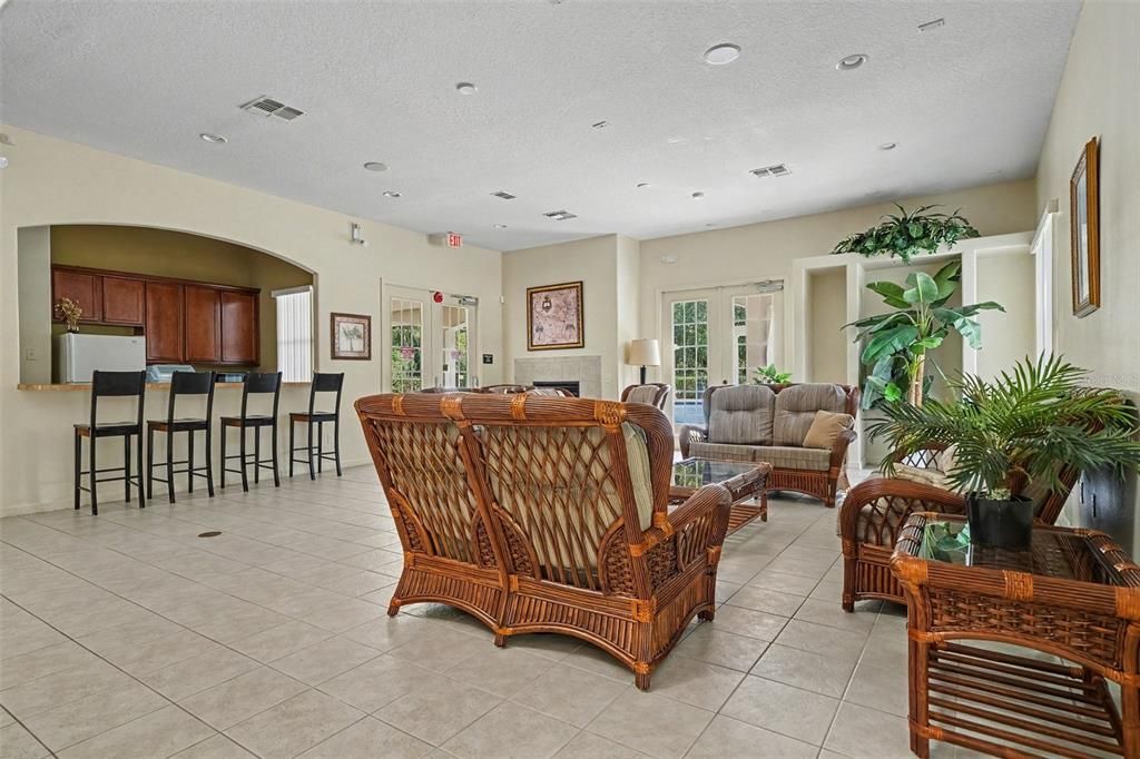 For Sale: $499,000 (6 beds, 4 baths, 2708 Square Feet)