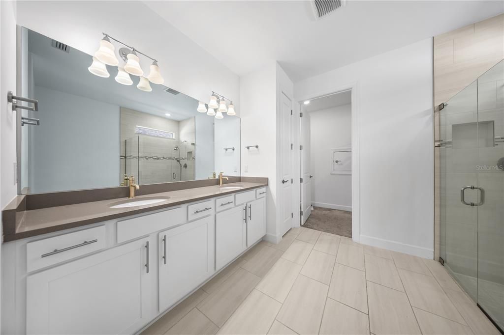 For Sale: $490,000 (3 beds, 2 baths, 2084 Square Feet)