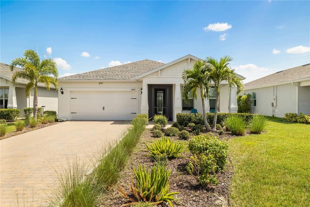For Sale: $490,000 (3 beds, 2 baths, 2084 Square Feet)