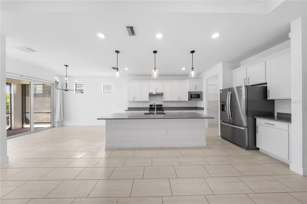 For Sale: $490,000 (3 beds, 2 baths, 2084 Square Feet)